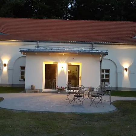 Alojamento de Acomodação e Pequeno-almoço Gaestehaus Vergissmeinnicht Guteborn